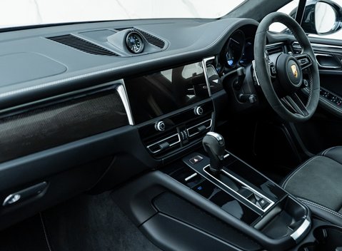 Porsche Macan GTS 17