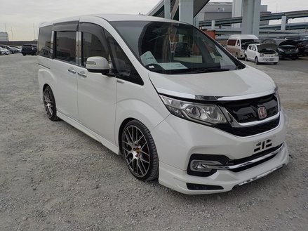 Honda Stepwagon RP3 1.5 Turbo Spada Waku Waku Doors