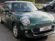 Mini Hatch Cooper 1.5 5 door + VISUAL BOOST + HEATED SEATS + REAR PDC 12