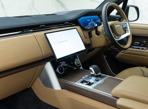 Land Rover Range Rover P440e HSE 16