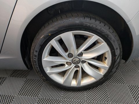 Vauxhall Insignia 2.0 CDTi ecoFLEX SRi Nav Euro 5 (s/s) 5dr 22