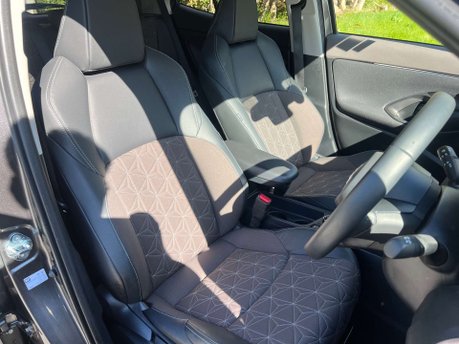 Toyota Yaris Cross 1.5 Yaris Cross Excel HEV 4x4 Auto 4WD 5dr 16