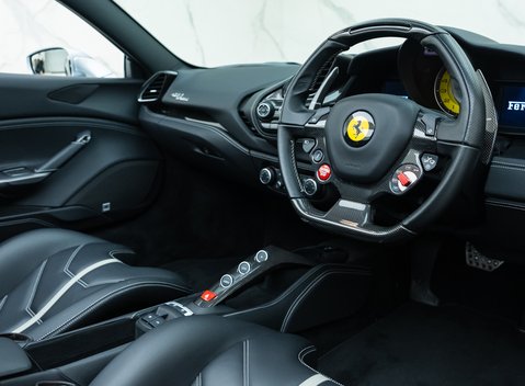 Ferrari 488 Spider 13
