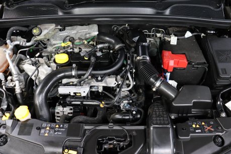 Renault Clio ICONIC TCE BOSE 44