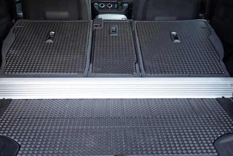 Defender 90 Commercial 4