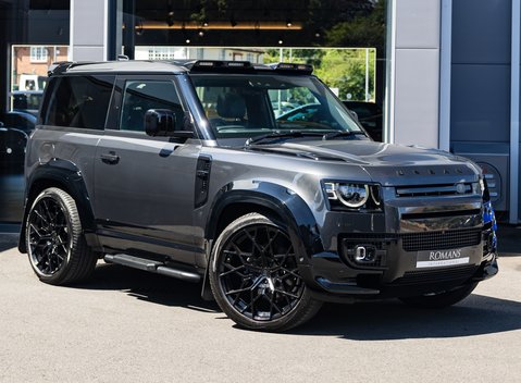 Land Rover Defender 90 V8 P525 URBAN 2