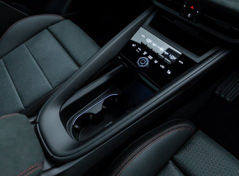 Porsche Macan GTS Electric 23