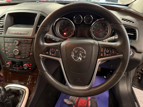 Vauxhall Insignia 2.0 CDTi SE Euro 5 5dr 32