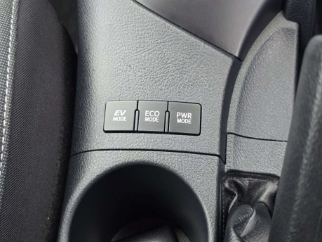 Toyota Auris 1.8 VVT-h Business Edition Hatchback 5dr Petrol Hybrid CVT Euro 6 (s/s) (Sa 19
