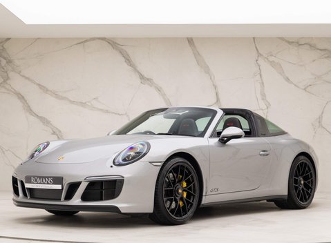 Porsche 911 Targa 4 GTS (991.2) 1