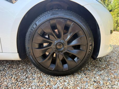 Tesla Model 3 Standard Range Plus Auto RWD 4dr 14