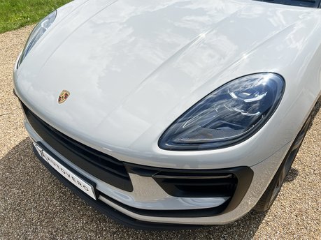 Porsche Macan S PDK 25