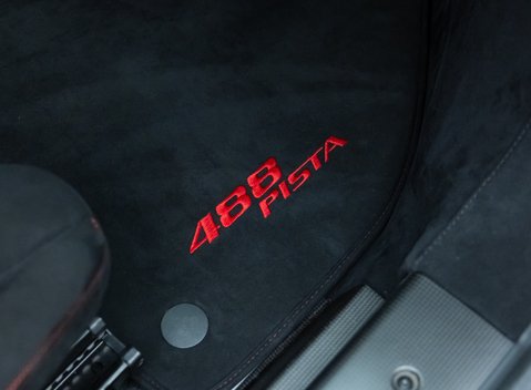 Ferrari 488 Pista 23