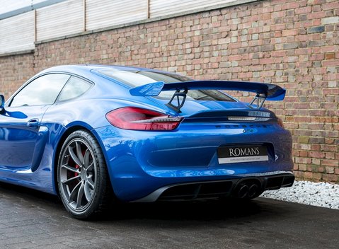 Porsche Cayman GT4 22