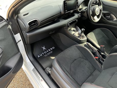 Toyota Yaris GR-Y CIRCUIT 43