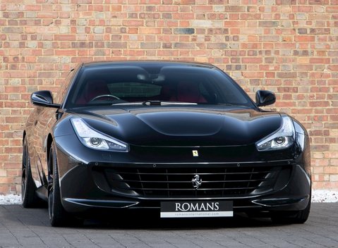 Ferrari GTC4 Lusso 1