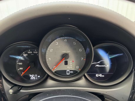 Porsche Macan 3.0 Macan S Semi-Auto 4WD 5dr 76