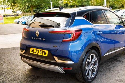 Renault Captur TECHNO E-TECH 8