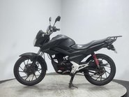 Honda CB GLR 125 2017 GOOD RUNNING PROJECT BIKE SPARES OR REPAIR 125CC 4