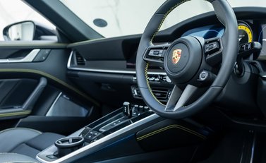 Porsche 911 Turbo S Cabriolet (992) 13