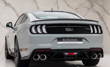 Ford Mustang Mach 1 3