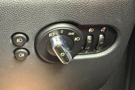 Mini Hatch COOPER 28