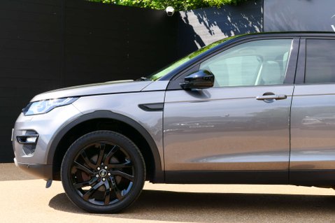 Land Rover Discovery Sport 2.0 Discovery Sport Black HSE TD4 Auto 4WD 5dr 9