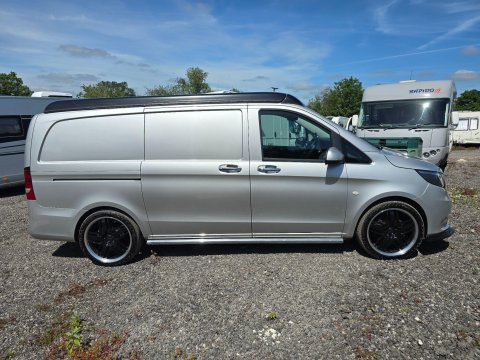 Mercedes-Benz Vito Camper Van 15