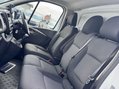 Renault Trafic 2.0 dCi ENERGY 28 Business+ Panel Van 5dr Diesel Manual SWB Standard Roof E 18