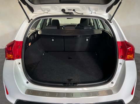Toyota Auris 1.6 V-Matic Icon Touring Sports Multidrive S 5dr 7