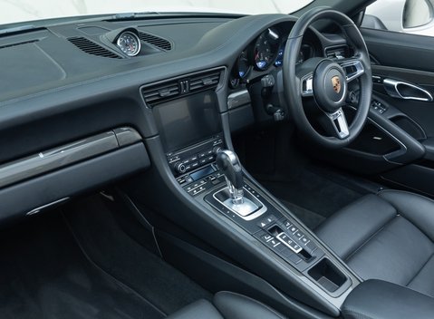 Porsche 911 Carrera S CABRIOLET (991.2) 19