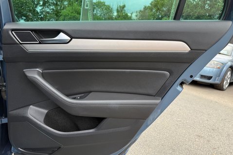 Volkswagen Passat GT TDI BMT ESTATE -£20 ROAD TAX - PAN ROOF -APPLE CARPLAY -DEMO+1 OWNER 31