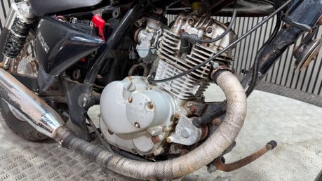 Suzuki Marauder GZ 1999 20K RUNNING PROJECT BIKE SPARES OR REPAIR 125CC 19