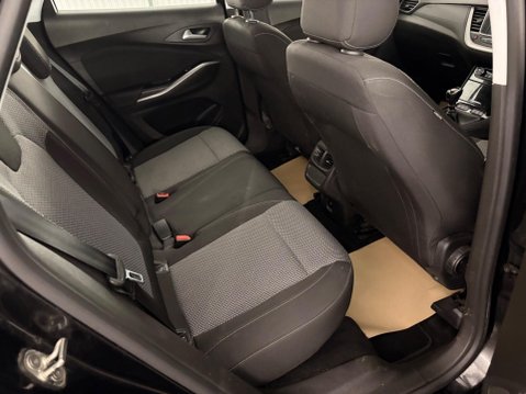 Vauxhall Grandland X 1.2 Turbo SE Euro 6 (s/s) 5dr 6