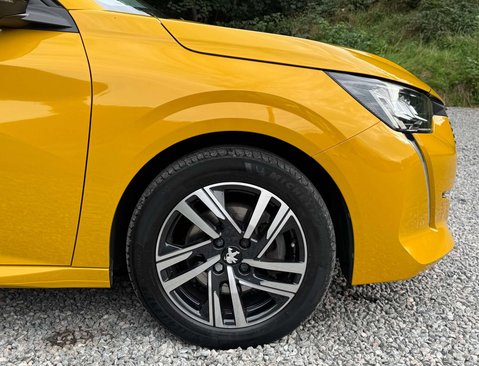 Peugeot 208 1.2 208 Allure Premium + PureTech S/S Auto 5dr 14