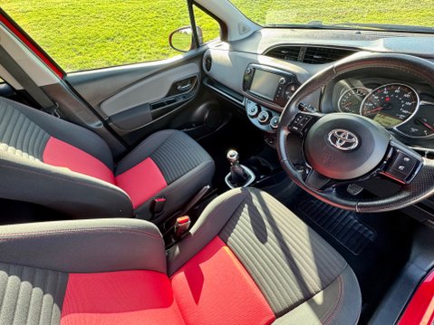 Toyota Yaris VVT-I SPORT 14