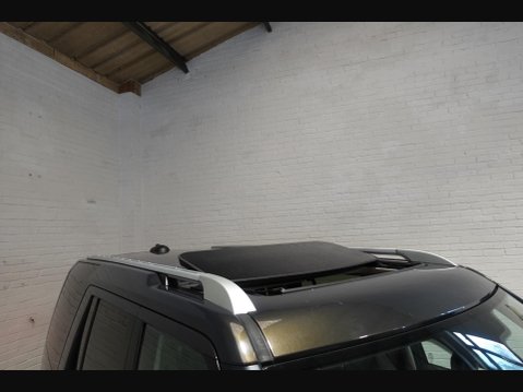 Land Rover Discovery 3.0 SD V6 HSE Auto 4WD Euro 5 (s/s) 5dr 38