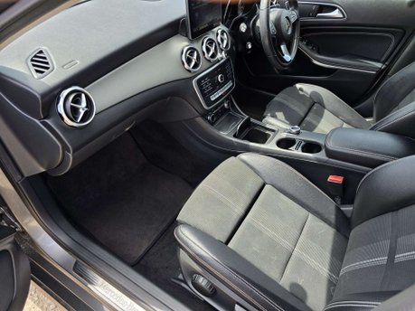 Mercedes-Benz GLA 1.6 GLA180 GPF Urban Edition SUV 5dr Petrol 7G-DCT Euro 6 (s/s) (122 ps) 14