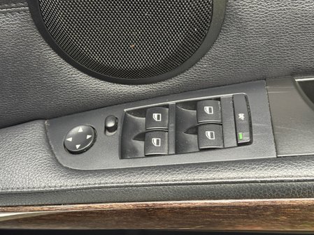 BMW 3 Series 318D EXCLUSIVE EDITION TOURING 36