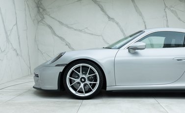 Porsche 911 GT3 Touring (992) 28