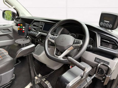 Volkswagen Transporter 2.0 Transporter SE TDI Semi-Auto 5dr 4
