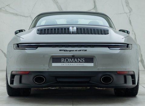 Porsche 911 Targa 4 GTS (992) 11