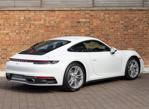 Porsche 911 Carrera (992) 7