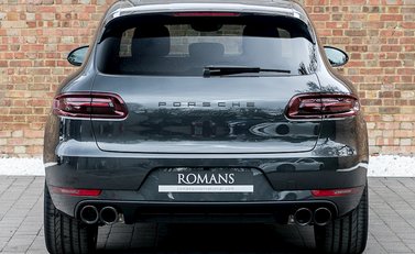 Porsche Macan GTS 5