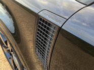 Land Rover Defender V8 38