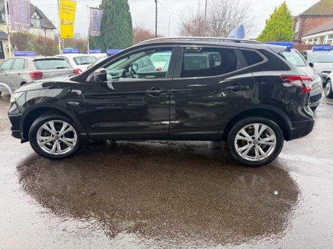 Nissan Qashqai 1.5 dCi N-Connecta Euro 6 (s/s) 5dr 11