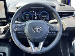 Toyota Corolla 1.8 Corolla Design HEV CVT 5dr 20