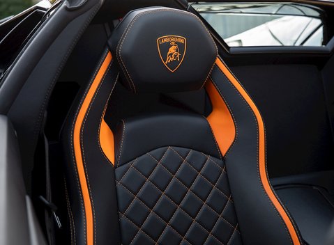 Lamborghini Aventador S LP740-4 Roadster 17