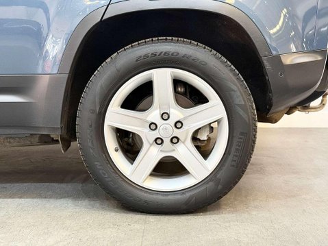 Land Rover Defender 3.0 D250 MHEV SE Hard Top SUV 5dr Diesel Auto 4WD MWB Euro 6 (s/s) (250 ps) 43