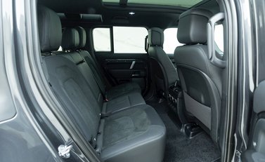 Land Rover Defender 110 V8 13